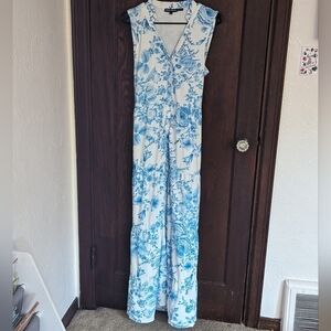 Tolani Collection Blue & White Elegant Maxi Dress Size Medium